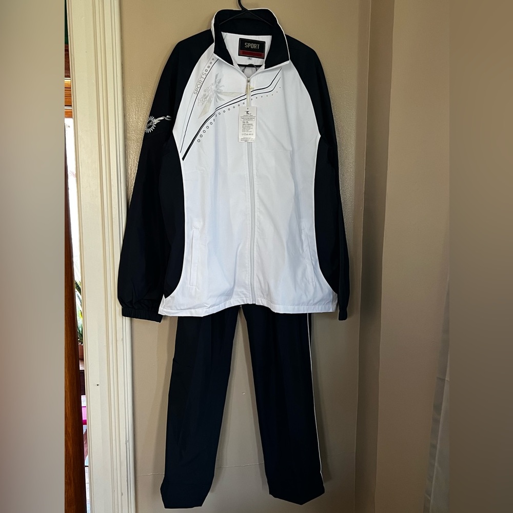 NWT mens sports wear